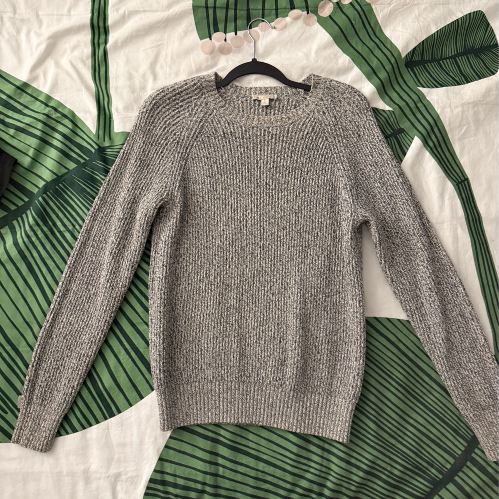 GAP Gray Crew Neck Sweater Soft Knit Classic